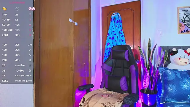 Cassie fletcher  online show from 11-21-25, 12:53