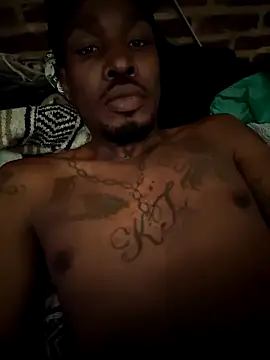 Snapshot of BlackD4uxo chatting on 05-21-26, 08:06 BlackD4uxo online show from 05-21-26, 08:06