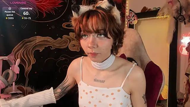 Snapshot of Alicedangerrr chatting on 04-11-26, 01:24 Alicedangerrr online show from 04-11-26, 01:24