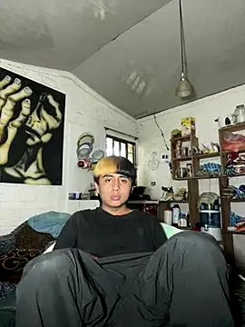 FlpGmz online show from 10-29-25, 09:58