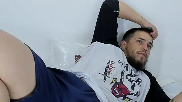 Beard xox online show from 10-24-25, 09:14