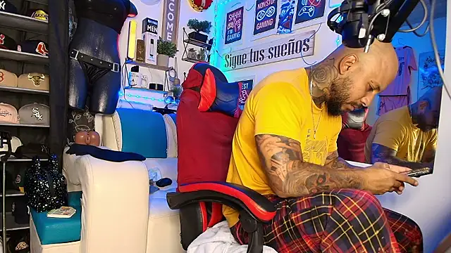 Leenar Key online show from 03-20-26, 02:40