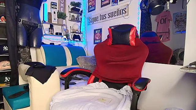 Leenar Key online show from 02-27-26, 01:06