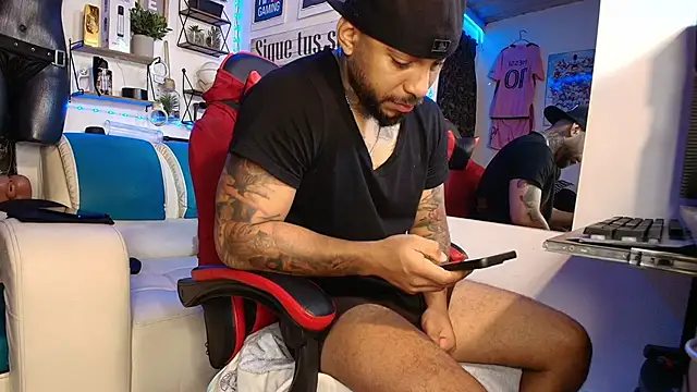 Leenar Key online show from 02-15-26, 10:47