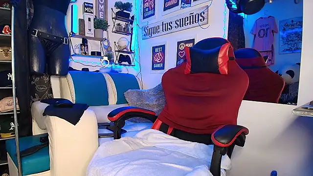 Leenar Key online show from 02-26-26, 01:00