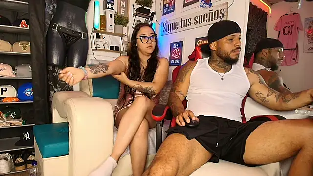 Leenar Key online show from 04-03-26, 03:51