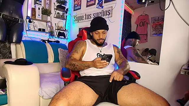 Leenar Key online show from 03-30-26, 03:24