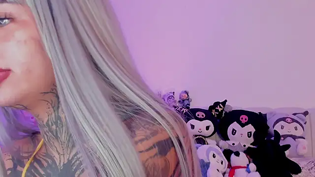 shadowcatt  online show from 11-17-25, 08:02