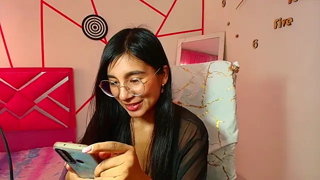 Snapshot of _Jessi29_ chatting on 01-21-25, 07:39  Jessi29  online show from 01-21-25, 07:39