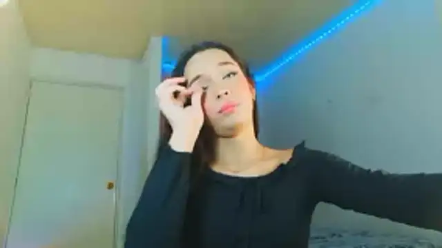 Snapshot of alexaryderr chatting on 02-06-26, 02:29 alexaryderr online show from 02-06-26, 02:29