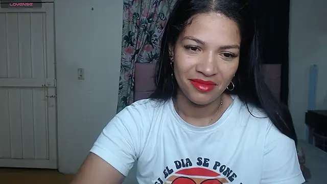 Snapshot of makennaa_ chatting on 07-05-26, 10:33 makennaa online show from 07-05-26, 10:33