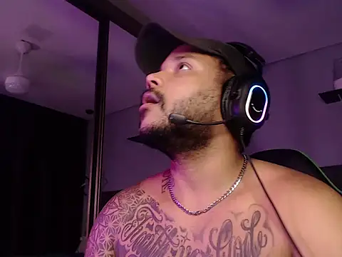 Ale Mineiro online show from 03-12-26, 07:34