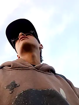 Cuervo maniaco online show from 12-20-24, 10:43