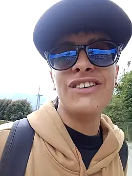 Cuervo maniaco online show from 12-17-24, 06:42