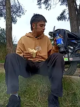 Cuervo maniaco online show from 12-20-25, 04:21