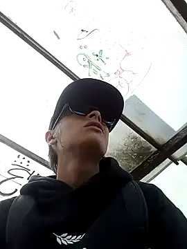 Cuervo maniaco online show from 12-22-24, 03:22