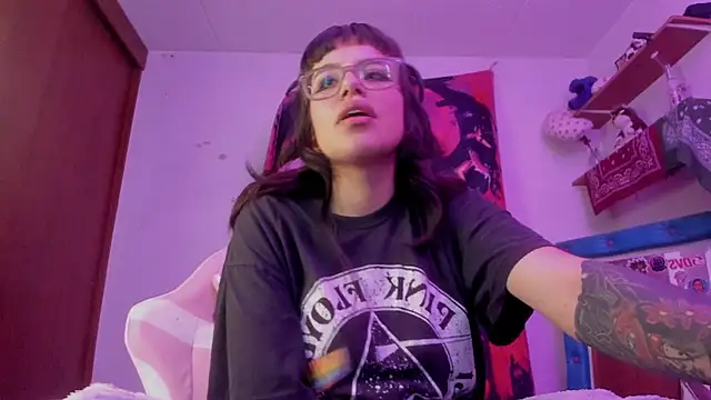 Lucyfx666 online show from 06-18-26, 05:50