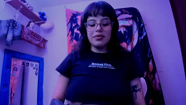 Snapshot of Lucyfx666 chatting on 04-28-26, 10:36 Lucyfx666 online show from 04-28-26, 10:36