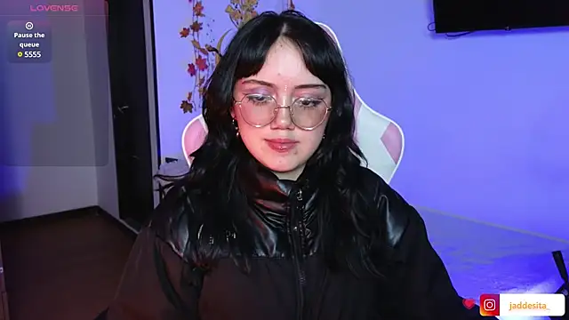 Snapshot of suzumi__ chatting on 01-05-25, 12:52 suzumi online show from 01-05-25, 12:52