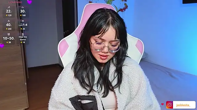 Snapshot of suzumi__ chatting on 01-24-25, 08:34 suzumi online show from 01-24-25, 08:34