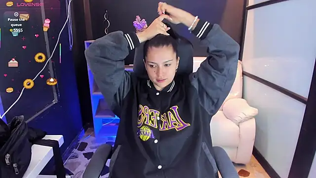 Snapshot of TifanyWhite_ chatting on 03-20-25, 08:40 TifanyWhite online show from 03-20-25, 08:40