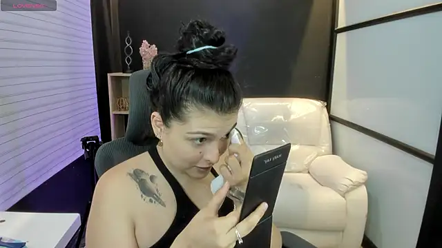 Snapshot of TifanyWhite_ chatting on 03-13-25, 08:43 TifanyWhite online show from 03-13-25, 08:43