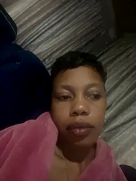 Snapshot of NAUGHTYSHALOTXX chatting on 10-19-25, 03:15 NAUGHTYSHALOTXX online show from 10-19-25, 03:15