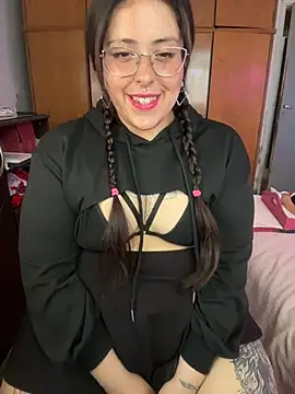 Mizztikaa online show from 10-13-25, 07:04
