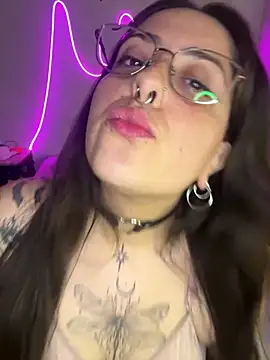 Mizztikaa online show from 02-26-25, 03:35