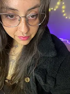 Mizztikaa online show from 04-28-26, 06:12