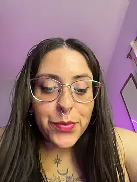 Mizztikaa online show from 11-17-25, 06:56