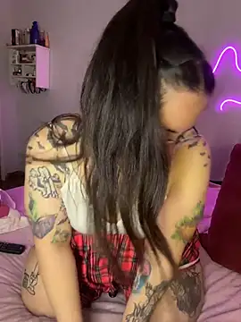 Mizztikaa online show from 10-24-25, 05:12