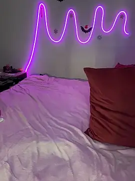 Mizztikaa online show from 12-21-25, 02:41