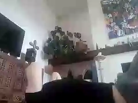 Snapshot of DrbigdickUK chatting on 02-14-25, 01:29 DrbigdickUK online show from 02-14-25, 01:29