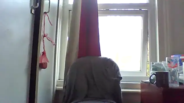 Snapshot of DrbigdickUK chatting on 04-14-26, 06:13 DrbigdickUK online show from 04-14-26, 06:13