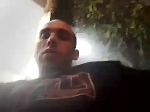 Snapshot of DrbigdickUK chatting on 03-21-25, 06:07 DrbigdickUK online show from 03-21-25, 06:07