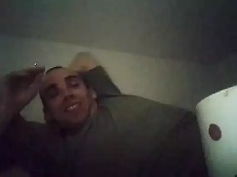 Snapshot of DrbigdickUK chatting on 10-15-25, 08:06 DrbigdickUK online show from 10-15-25, 08:06