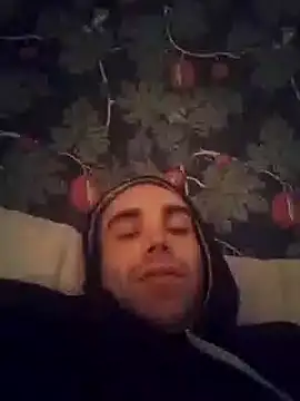 Snapshot of DrbigdickUK chatting on 02-11-25, 11:01 DrbigdickUK online show from 02-11-25, 11:01