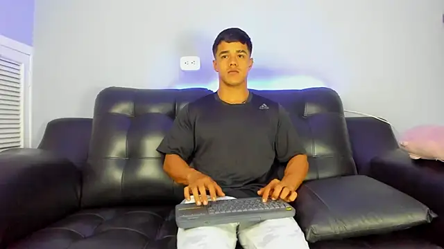 Rob saenz  online show from 03-10-25, 01:32