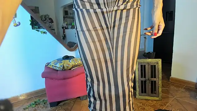 CharlotteLauren online show from 12-19-25, 11:07