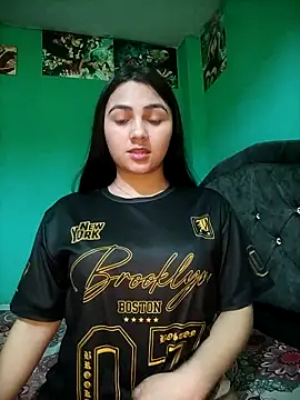 Snapshot of Nahiara_velez chatting on 05-15-26, 01:25 Nahiara velez online show from 05-15-26, 01:25