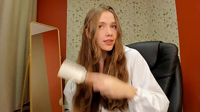 MaryannSoftt online show from 11-27-25, 03:01