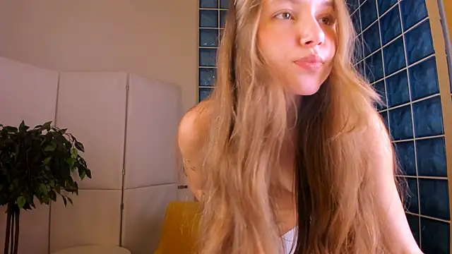 MaryannSoftt online show from 10-18-25, 03:36