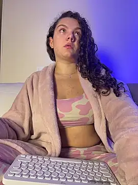 Snapshot of eva_y_marcelo chatting on 03-21-26, 09:47 eva y marcelo online show from 03-21-26, 09:47