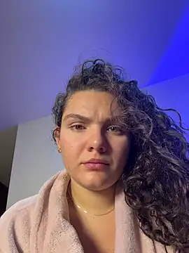 Snapshot of eva_y_marcelo chatting on 03-27-26, 08:37 eva y marcelo online show from 03-27-26, 08:37