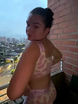 Snapshot of eva_y_marcelo chatting on 10-10-25, 10:38 eva y marcelo online show from 10-10-25, 10:38