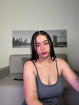 Snapshot of SophieRoyals chatting on 05-20-26, 12:13 SophieRoyals online show from 05-20-26, 12:13