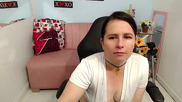 victoria jones online show from 10-11-25, 01:34