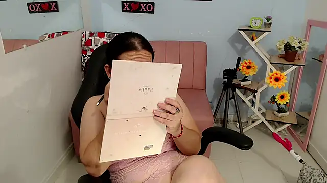 victoria jones online show from 09-18-25, 02:09