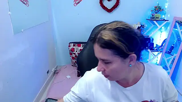 victoria jones online show from 03-05-26, 01:08